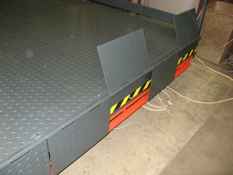 malukGmbH's tweet image. 🔴Dieser Verladehubtisch wurde für einen deutschen Kunden im Sonderbau gefertigt. Verladehubtische erleichtern den Warentransport ... 👉im Kommentar weiterlesen. 

#hubtisch #hebeanlage #logitics #lkw #transport #gewusstwie #safetyfirst #bestcompany #maluk #team #lukas