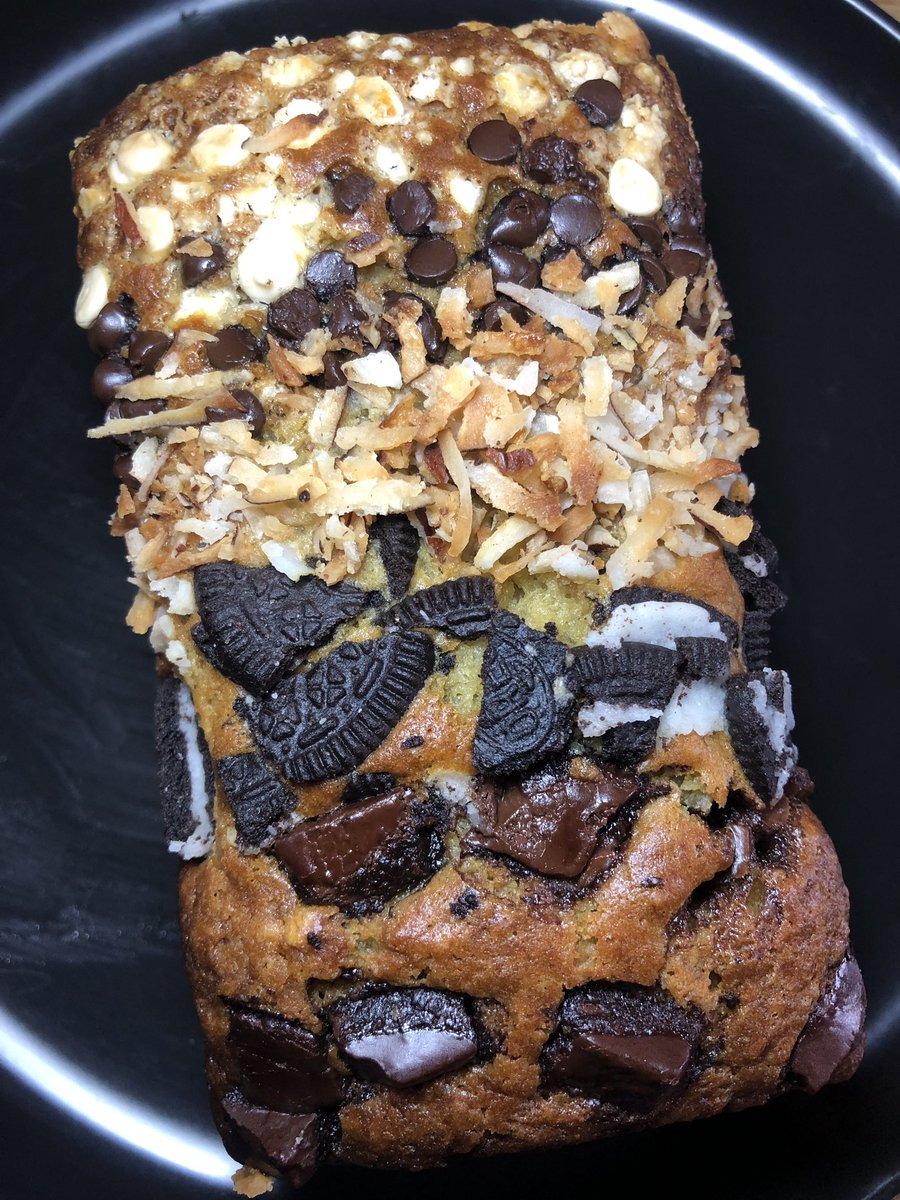 Banana bread in 4 frames 
Different flavors 😍🫠