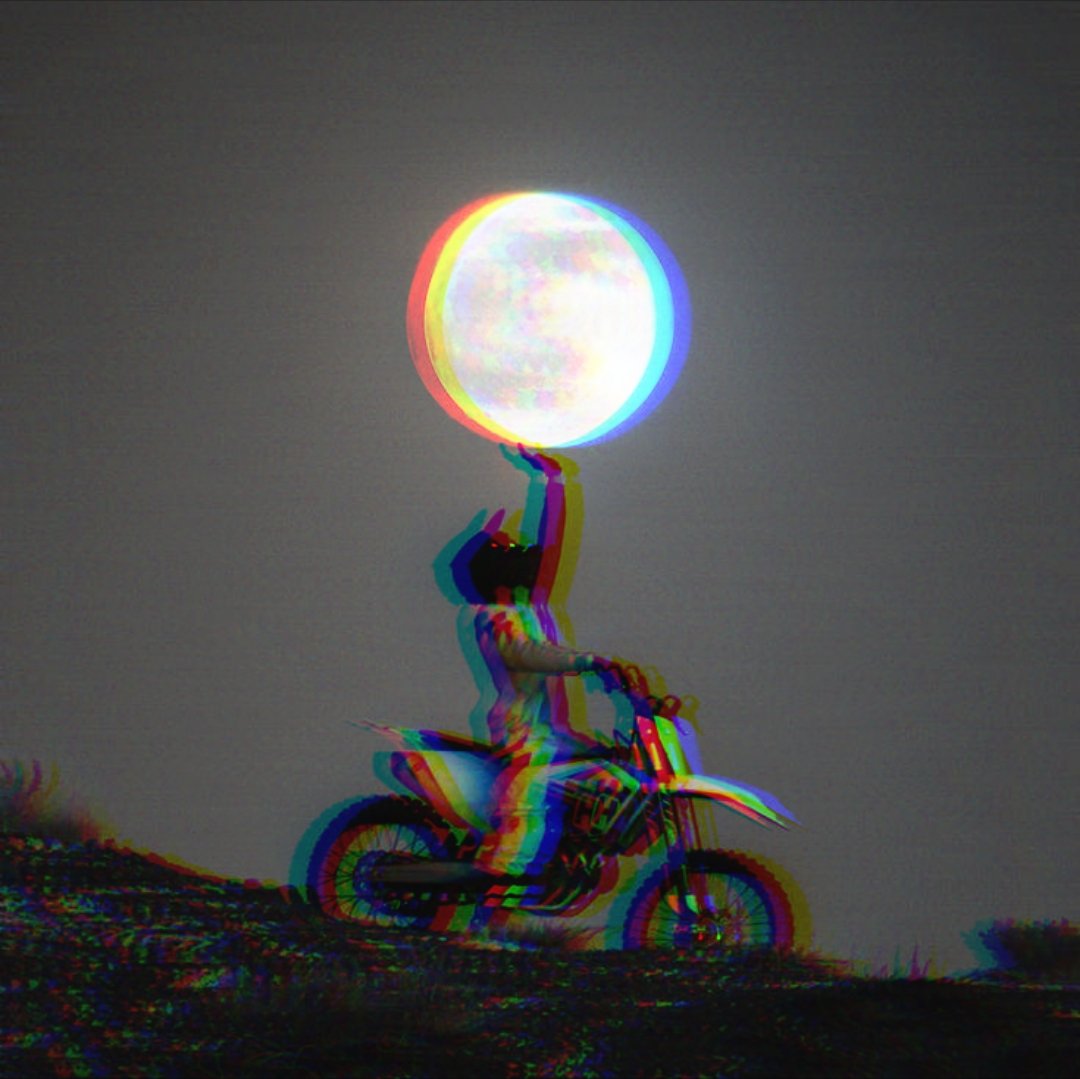 GM #NFTCommunity

Back with new artwork after taking a break for 3 week. 

•Rider of the Moon•
8/8 edition - 7 $XTZ

On <a href="/saucebook/">Mark Kelly</a> collection

Link: objkt.com/tokens/KT1VHox…