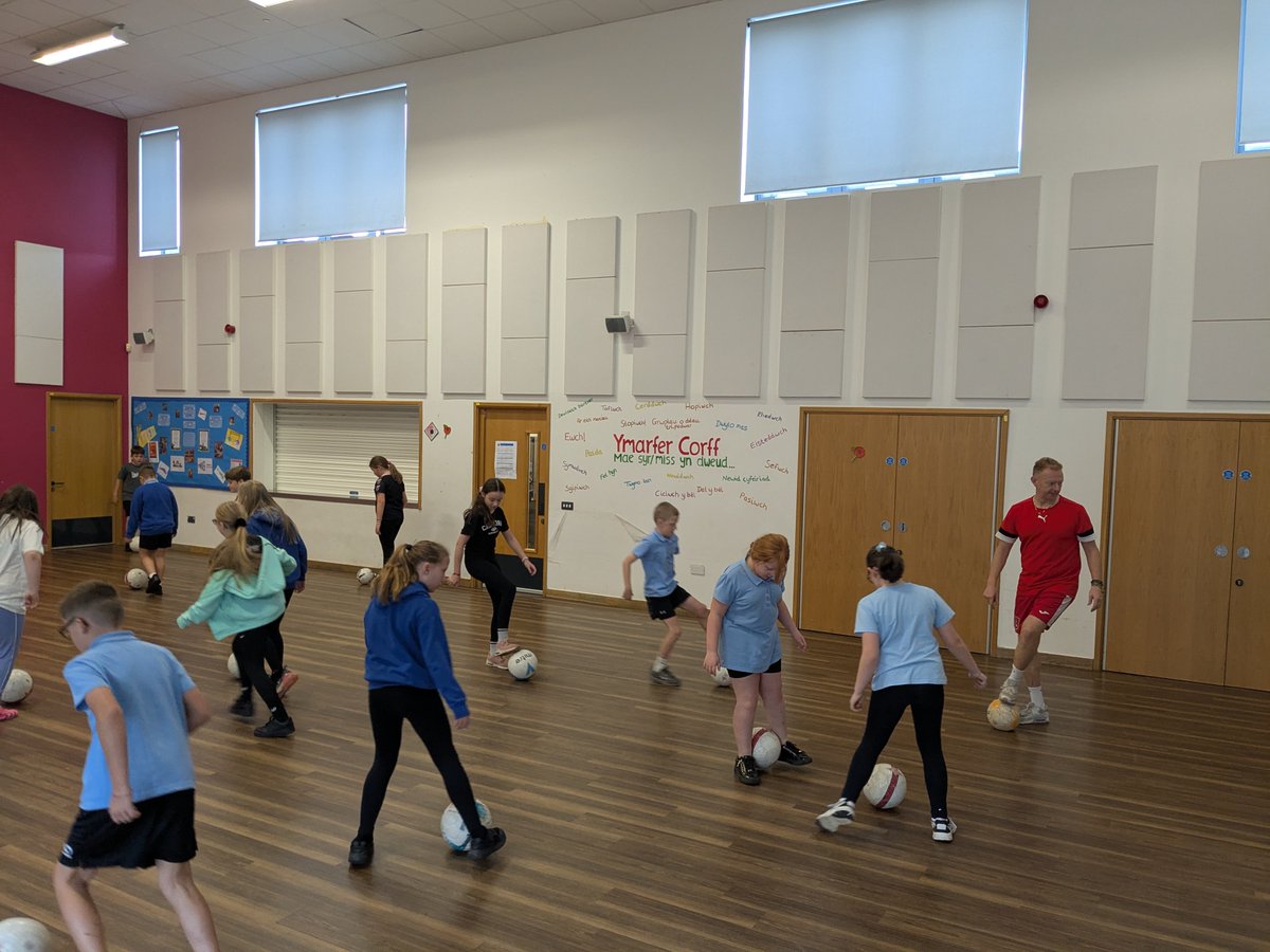 Gwasanaeth <a href="/FFootballfirst/">footballfirst</a>!
<a href="/FFootballfirst/">footballfirst</a> assembly!