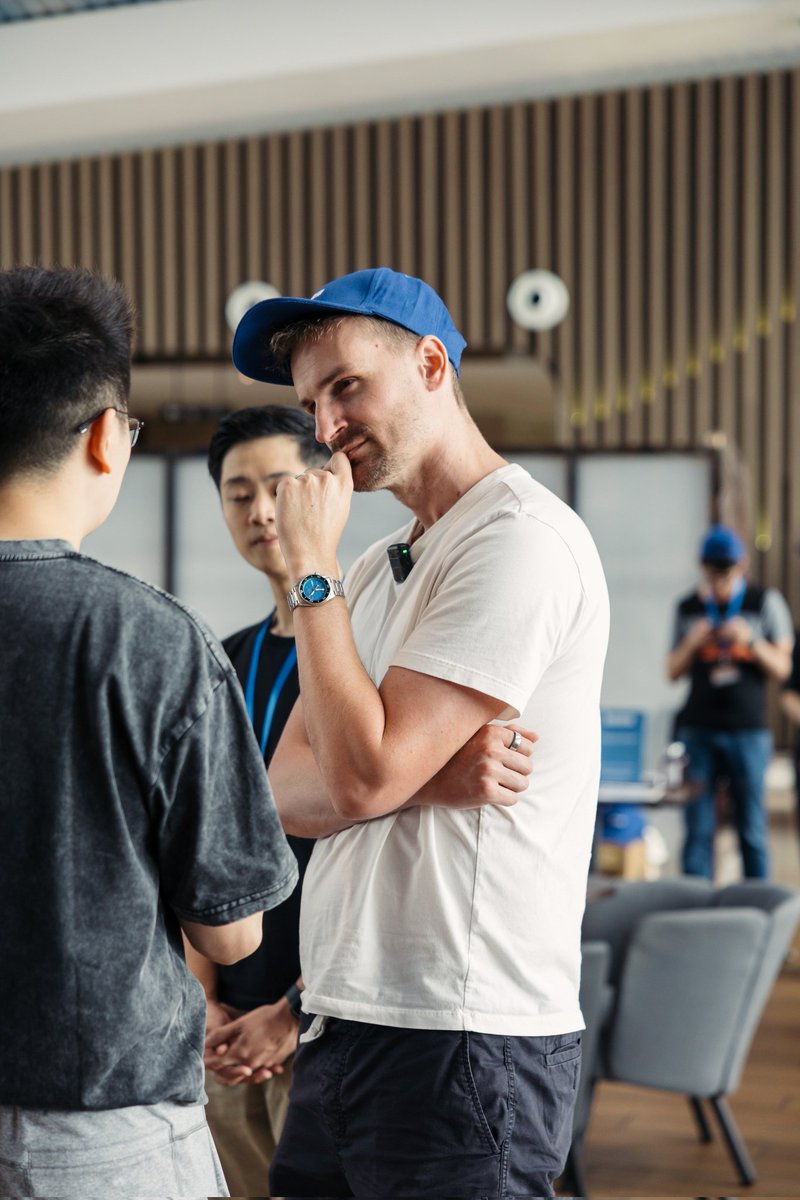 BaseinMY's tweet image. Reaching one builder at a time. Boots on the ground is what it is. You will never find another chain that puts people at the forefront. You know why? Because;

@base is For Everyone.

If @jessepollak is doing it, no reason why we won&apos;t.

How can we help?

#BaseMY