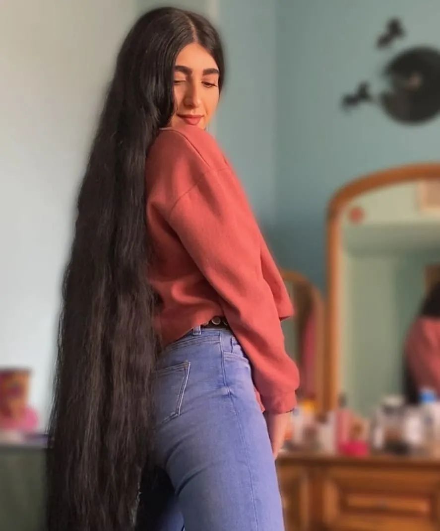 ssh_mnmn's tweet photo. #longhair #verylonghair https://t.co/jPvDZkVoKy