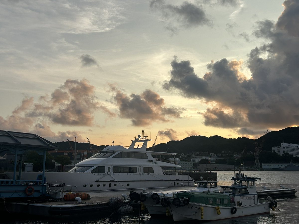 gunkan_con_gdm's tweet photo. 今日の長崎は涼しき風が吹いて涼しい1日でした😊
秋の夕焼けも綺麗ですね🤩
本日もお疲れ様でした!
#軍艦島 #端島 #長崎 #世界遺産 #軍艦島デジタルミュージアム #ガンショーくん
#gunkanjima
#gunkanjimadigitalmuseum #hashima
#japantravel #worldheritage #travel #japan #nagasaki https://t.co/JoCcdx9v8k