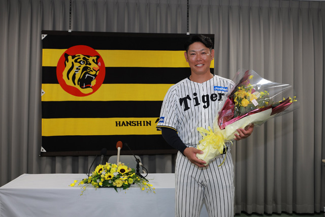 阪神タイガース、94番原口文仁ユニホーム勝負強い 阪神タイガース、94番原口文仁ユニホーム勝負強い 阪神