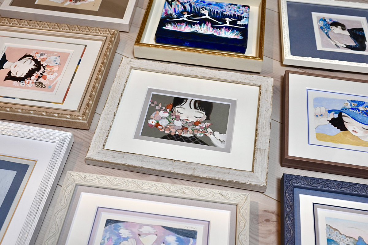too_woo's tweet photo. 個展まであと3日となりました。
雨の日の窓辺に並んだような絵たちを、ゆっくりと見に来ていただけたら嬉しいです🌧️

在廊日は10/3(金) 10/4(土)の12:00〜17:00を予定しております。
どうぞお気軽にお越しください〜！ https://t.co/nKqksKipMJ