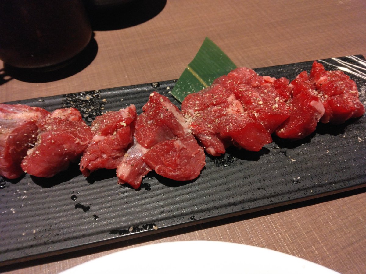 whiterabbit032's tweet photo. 会社の上司のおごりで一番高いコースの焼肉食べ放題！！！！さいこうすぎる！！！！！ https://t.co/5ecBhKfiNQ