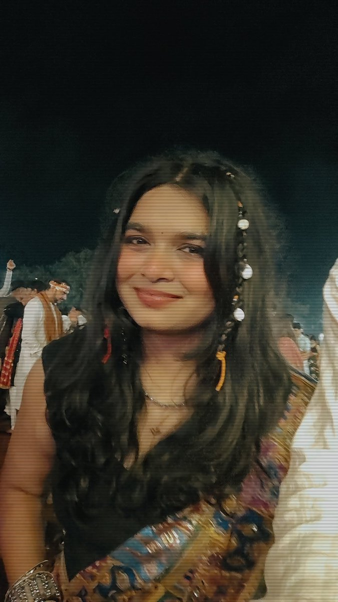 shruti rajput🐉 (@_vibe_sage) on Twitter photo I went to garba and I don't have a single good picture 😭. This is the best I got I went to garba and I don't have a single good picture 😭. This is the best I got