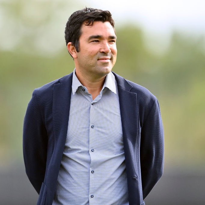 FabrizioRomano's tweet image. 🚨 Barça director Deco on Rashford deal with Man United: “We signed Marcus on a simple loan with an option to buy. It’s not an high fee”.

“There are no penalties if we do not sign him permanently. He’s doing great, we are very happy… the final decisions come later”, told MD.