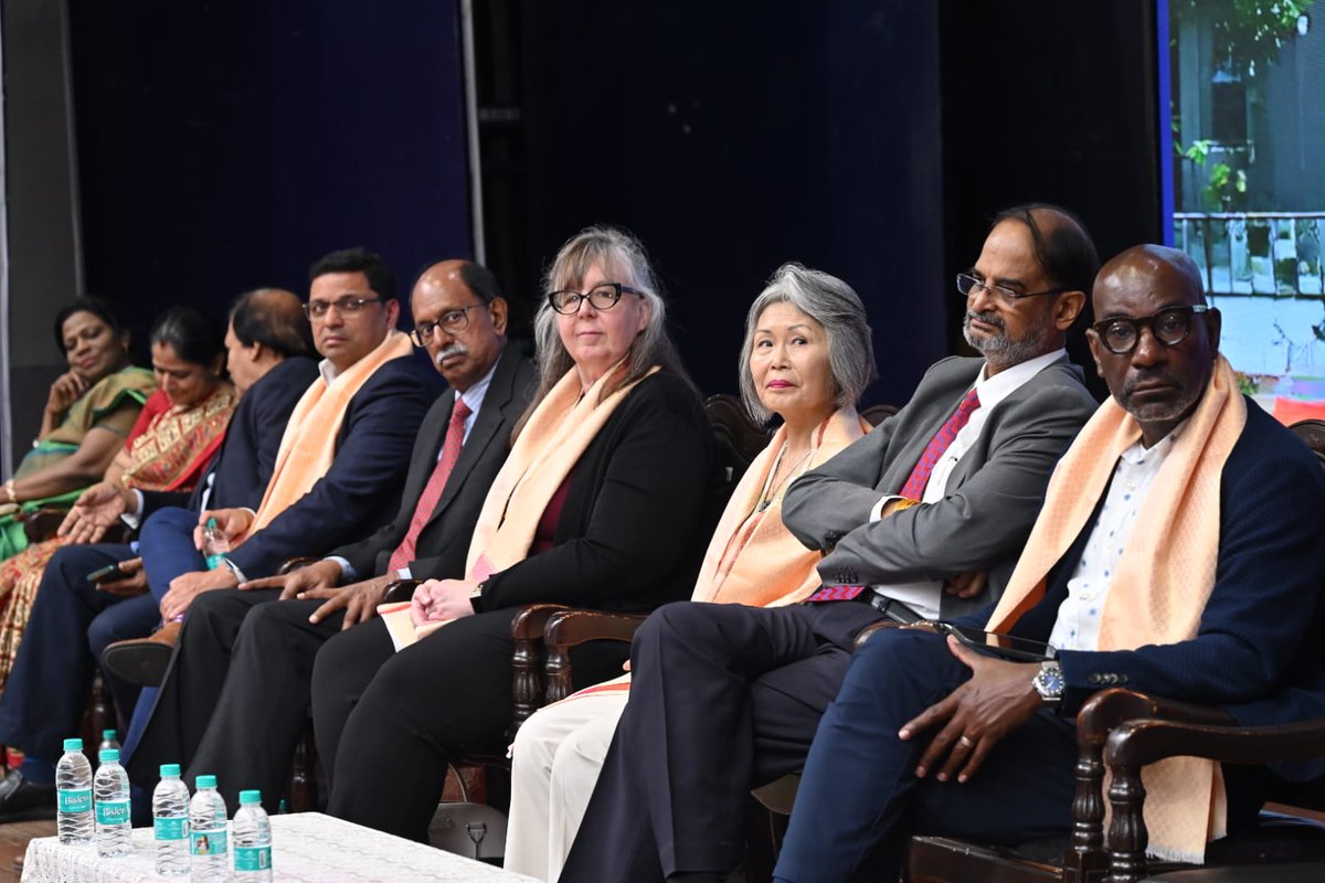 ✨ A global milestone!✨
Ethiraj College for Women signs MoU with ALIEEP, USA, paving way for student &amp; faculty exchange, research &amp; cultural ties 🌍📚.
Leaders from ALIEEP &amp; Ethiraj graced the event, affirming a shared vision for #GlobalEducation &amp; #FutureReady women.
<a href="/mike_vmm/">Mike Muralidharan</a>