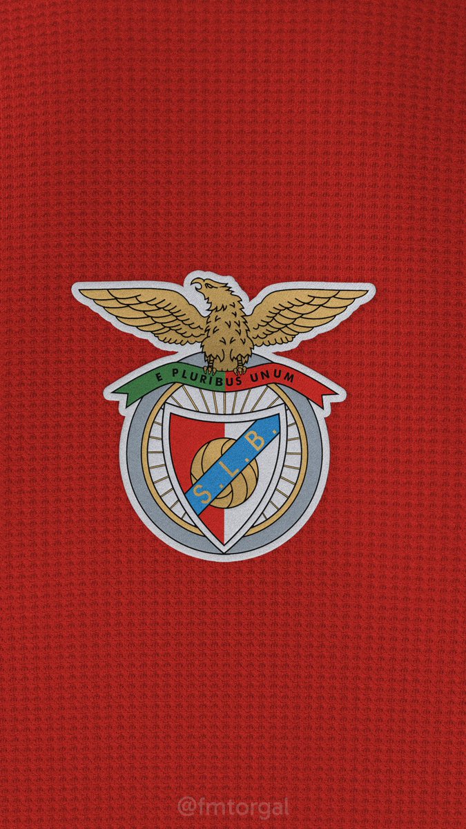 A partir de hoje, o emblema do Sport Lisboa e Benfica, com a entrada em vigor dos novos Estatutos, passa a ter:

- A Águia a agarrar a faixa com as garras;
- O aro e raios da roda de bicicleta a amarelo-dourado;
- A Bola de ⚽ a amarelo-dourado

Imagem do amigo <a href="/fmtorgal/">Torgal</a>