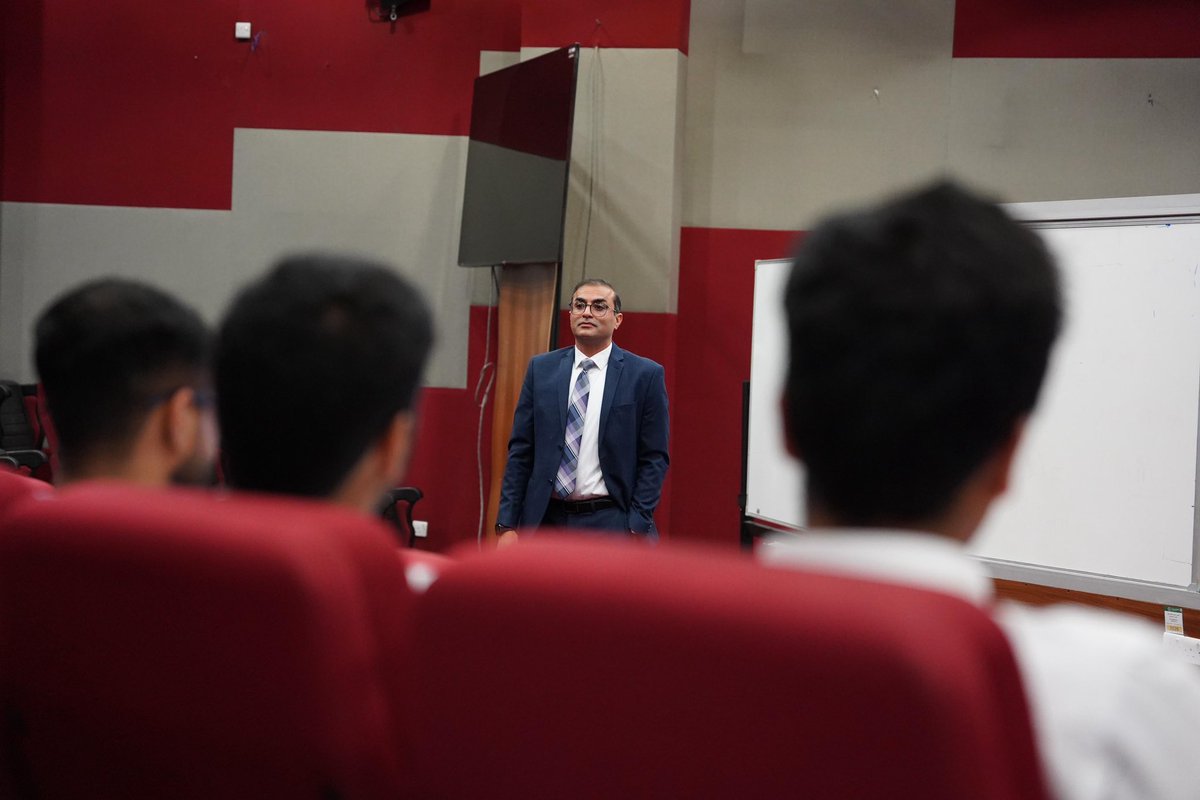 MECKFUPM's tweet photo. لقطات من محاضرة الدكتور آفاق حول الطاقة النووية وتخصصها الدقيق في الجامعة✨🤩

نتطلع لحضوركم في الفعاليات القادمة😉🔥

🔗رابط الصور: https://t.co/MfeL1SXCko https://t.co/WRatWa1zfT