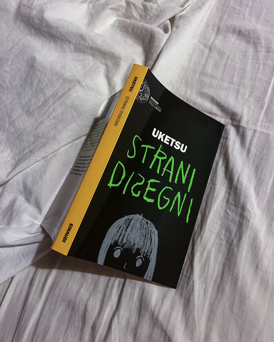 artedinchiostro's tweet photo. Non so se Strani disegni mi abbia conquistato o solo incasinato la testa. 🤔
Forse entrambe le cose!

Ho provato a mettere ordine nei miei pensieri nella recensione per il book club. ✍🏻
Spoiler: non è stato facile. 📚
 
#stranidisegni #uketsu #einaudi https://t.co/FuSWMhNOyo