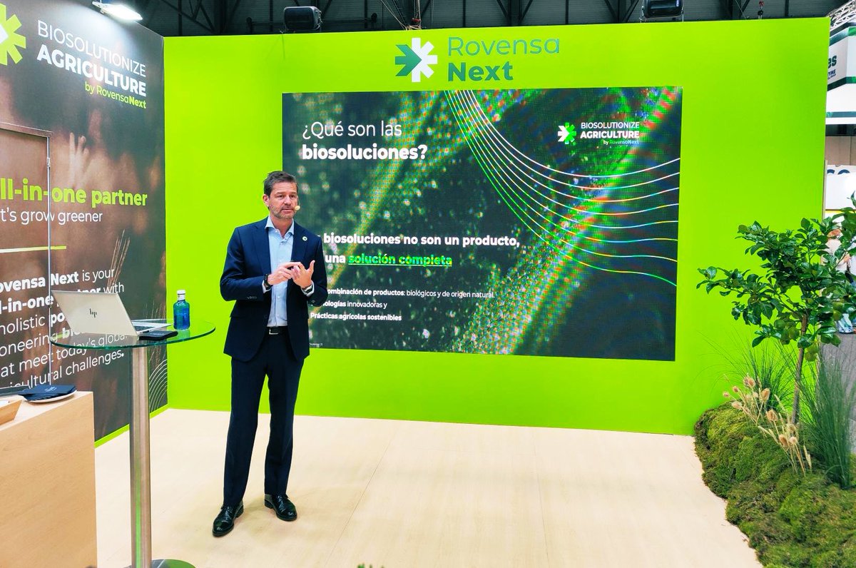 GrupoHenar's tweet photo. 🍎 #FruitAttraction25
Asistimos a la presentación de la campaña Biosolutionize Agriculture de @RovensaNextEsp.
🗣️En la que el CEO de la compañía, Javier Calleja, destaca:
🌱"Somos un referente en #biosoluciones".
🌱 “Esta campaña busca poner el foco en la importancia creciente de las biosoluciones para hacer frente a los retos que propone la agricultura moderna”.