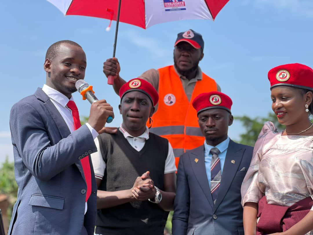 Katereggakj's tweet photo. Congratulations to @KabuyeFrankK,@MaserukaRobert ,@HonNkeretanyi , @SsebinaLubowa @governormpigi @ZaakeFrancis .
Go win.
#mujooga not withstanding for Makindye west. https://t.co/yakfkCgmsR