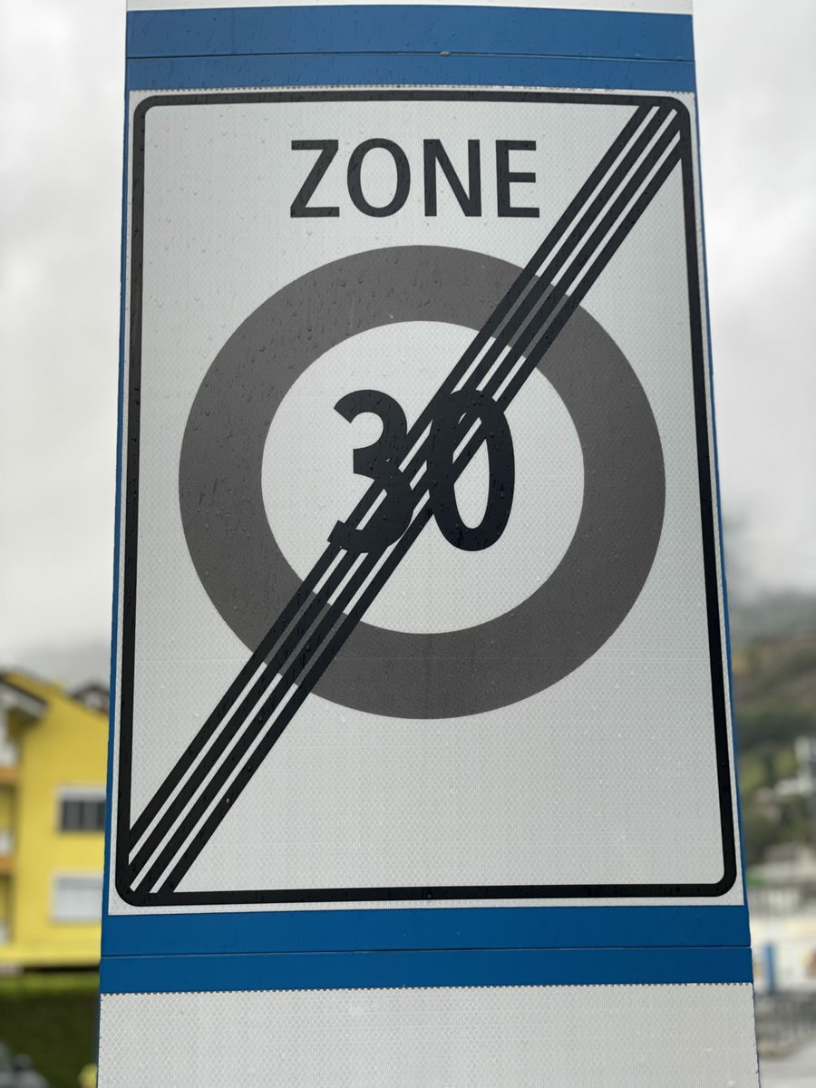 Die  #SAB begrüsst es, dass der Bundesrat mit einer Verordnungsrevision klare Verhältnisse zu Tempo 30 schaffen will. Durchgangsstrassen sollen den Verkehr durchleiten und  ihn nicht verzögern. Tempo-30-Zonen sollen deshalb hier eine Ausnahme  bleiben. urlz.fr/uNMl