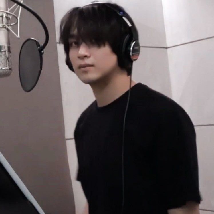 6Hchan_S2's tweet photo. 검정 무지티 해찬이란 바로 이런 것이다 https://t.co/HjFNta6rlY