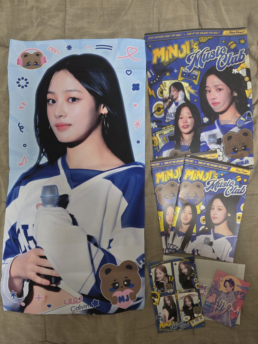 solitarynyang's tweet photo. 좋은 사진이 많았던 민지 생카. 포토북 품절로 못 사서 아쉬웠는데!!!!! @tabunaorin 님이 통판 받으신 트윗을 보고 찾아보니 7월에 통판을 했더라구요? 아직 구매 가능한 듯 하여 바로 지름. 주소 잘못 써서 디엠 보내고 개인통관번호 알려드려야 했고 여차저차 해서 받았네요. 넘므 좋아요. 헤헤 https://t.co/ROJTSgW3nO