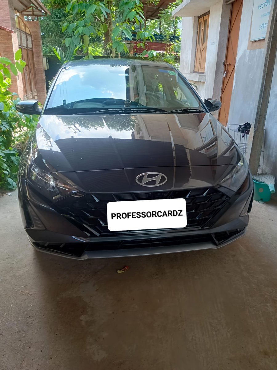 ProfessorCardz's tweet image. 🚨 Purchased 2 cars with Credit Cards 🚘

♥️Planned using Axis Atlas to save around 17200 Edge miles and ₹62000 in Accor points value. (Swipe charges deducted)

✅Father bought a new card for 6.3L. (After the exchange offer)

🚨I couriered my Axis Atlas card to him. 

✅…