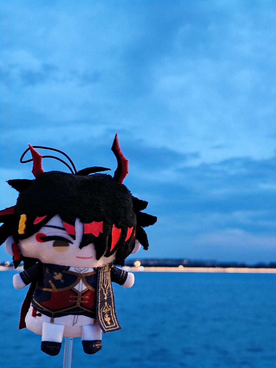Nicky06501654's tweet photo. Take a walk together(っ*´∀｀*)っ
👹🌃🌌
#VoxAkuma https://t.co/1X4nCnauw7