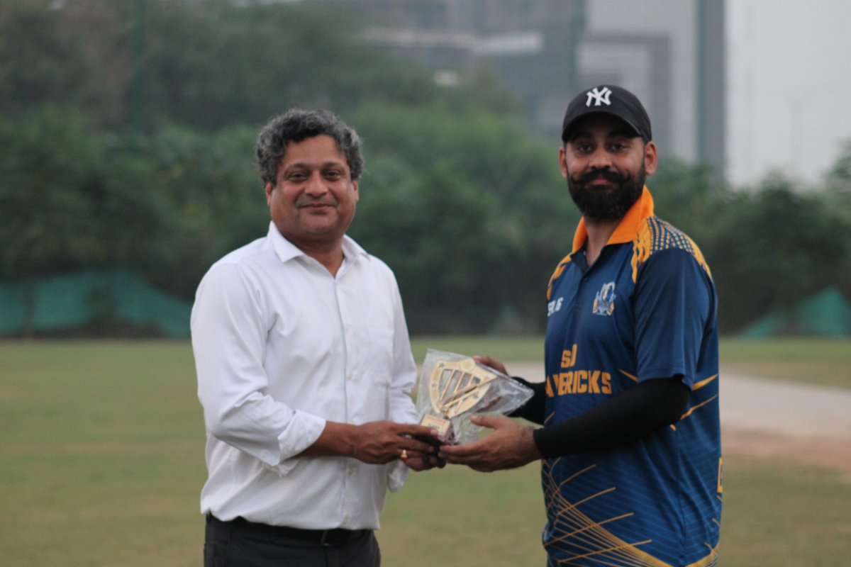 sdeievent's tweet photo. Yesterday’s Match Thriller 🏏🔥
SD Mavericks vs SD Pirates ended in a tie at 103 runs, taking the game into a super over!
SD Mavericks held their nerve and clinched the win in a nail-biting finish.
Man of the Match: Gagandeep Singh for his outstanding performance. #SPL16 https://t.co/8tMI4kEwcx