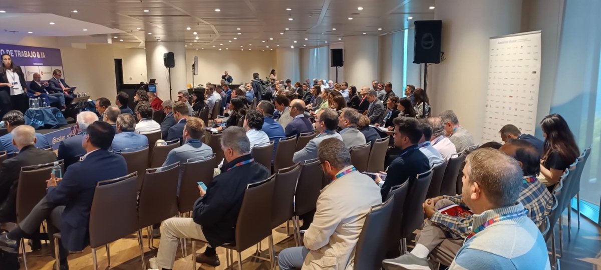 aslan_es's tweet image. 📥 El pasado 24 de septiembre tuvo lugar el Foro Tendencias Tecnológicas &quot;Puesto de Trabajo &amp;amp; IA&quot;. Si no pudiste asistir te invitamos a descargar todas las presentaciones en aslan.es/actividades/fo…

#ForoASLAN #UneteASLAN