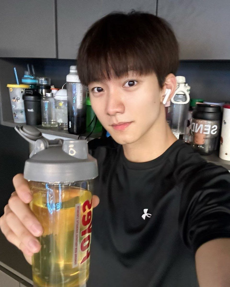 爱健身的小男孩 tweet media