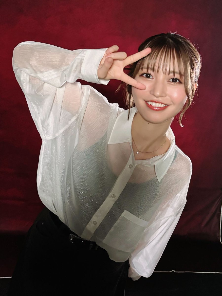 utamille's tweet photo. #𝘗𝘢𝘳𝘢𝘣𝘰𝘭𝘢
「unravel －アカペラアレンジver.－」
MVオフショット📸

近衛玲音 役 #松岡美里 さん✨

🎭MV公開中！ぜひハイプお願いします🙏
https://t.co/CwJZruGrRH

2𝘯𝘥 𝘚𝘪𝘯𝘨𝘭𝘦 "𝘙𝘪𝘴𝘬𝘺 𝘉𝘶𝘴𝘪𝘯𝘦𝘴𝘴" 発売中🎲

https://t.co/SuqlY3oC9B

#うたごえはミルフィーユ #うたミル