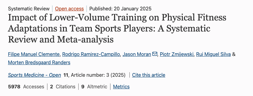 ¿Qué tipo de entrenamiento mejora más el rendimiento en deportes de equipo? ⚽🏀🏉

Un nuevo metaanálisis (2025) analizó más de 70 estudios con jugadores de élite y sub-élite para responder esta pregunta.

Los resultados son muy claros 👇🔥