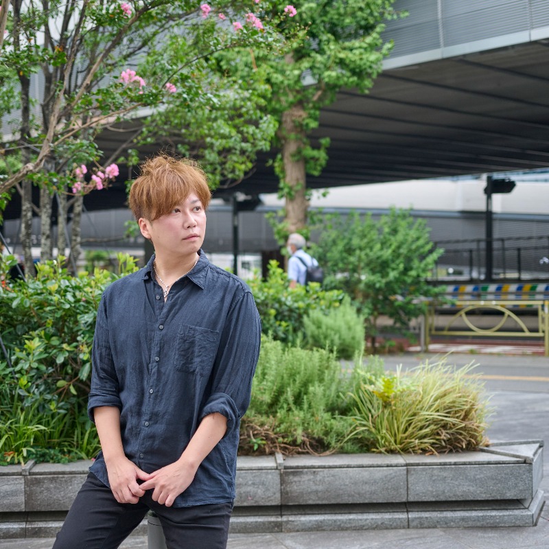 realsound_m's tweet photo. 【インタビュー】@TRCF_official
┈┈┈┈┈┈┈┈┈┈┈┈┈┈🎵

バンドマンから事務所の代表に転身　
笹岡辰行が貫く、時代に即した“音楽のかたち”

「やったことのないことに挑んでいきたい」

🔗https://t.co/XgHuoLl32d
