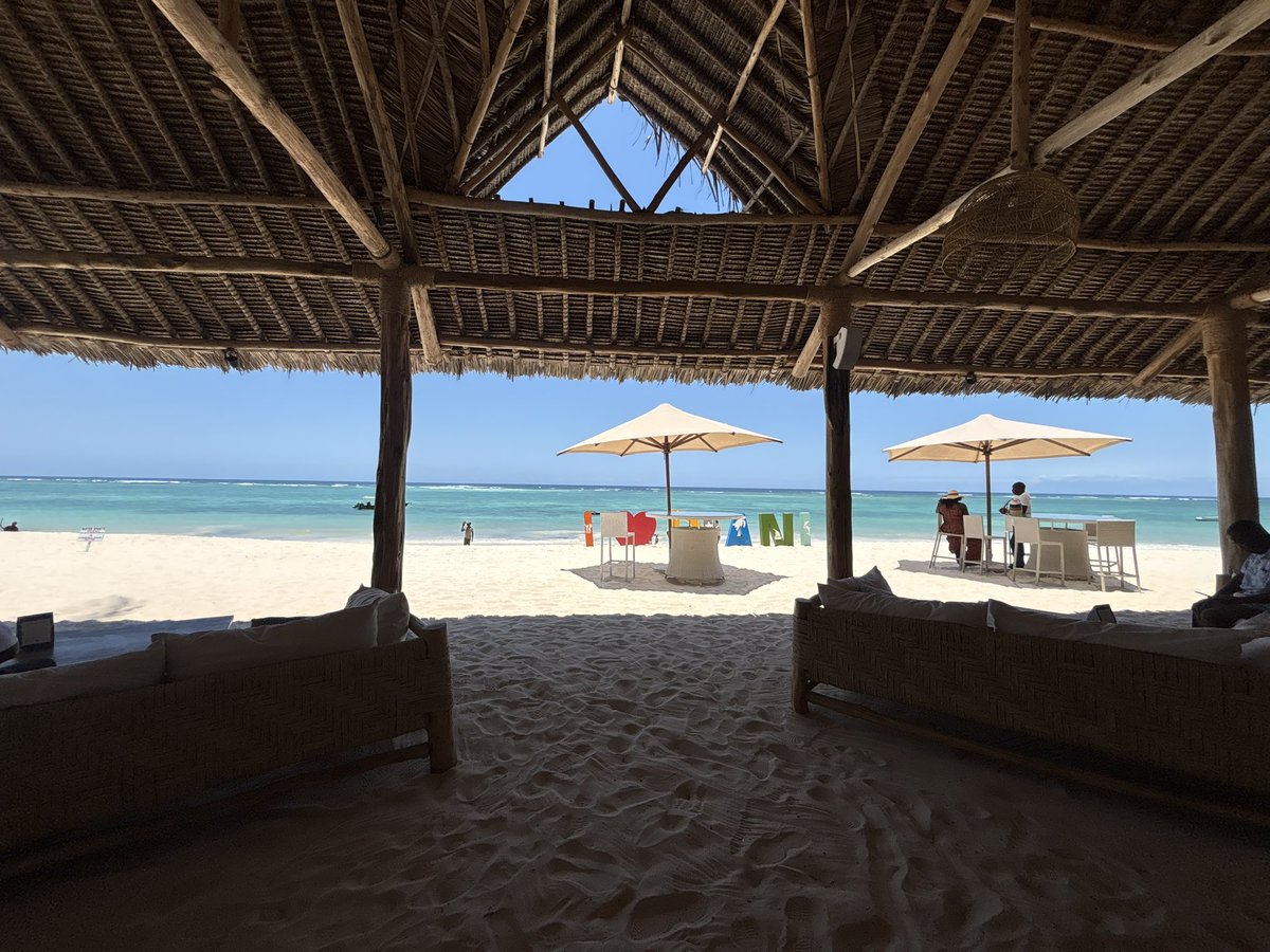 Heh good people! Come to Kenya! 🇰🇪 

Jamboooooooooooo 

I’m so happy 

<a href="/FlightCentreRSA/">FlightCentreRSA</a>