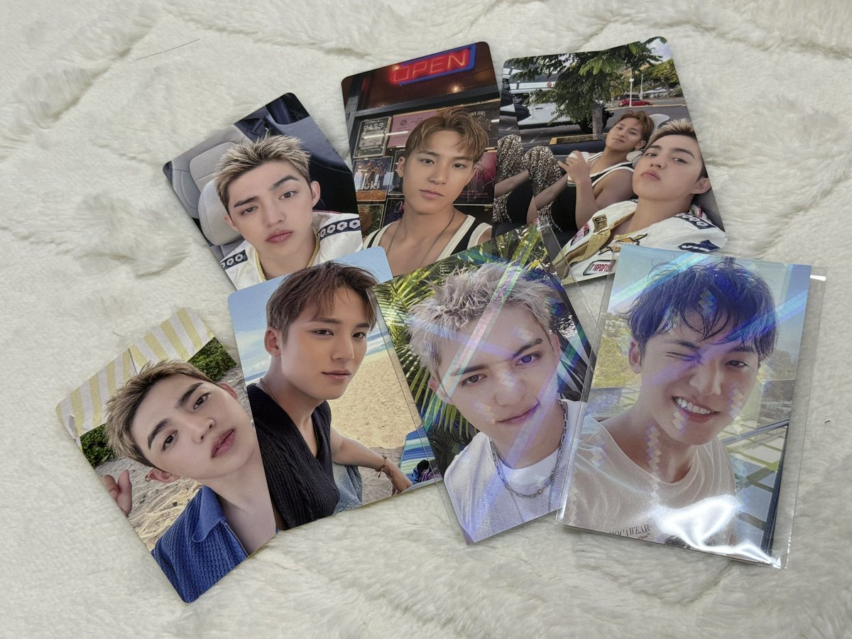 タワレコは特典終了してたから諦めたけど、HMVとTSUTAYAは無事GET〜！
ラキドロも当たって自引き出来たので良し🥰