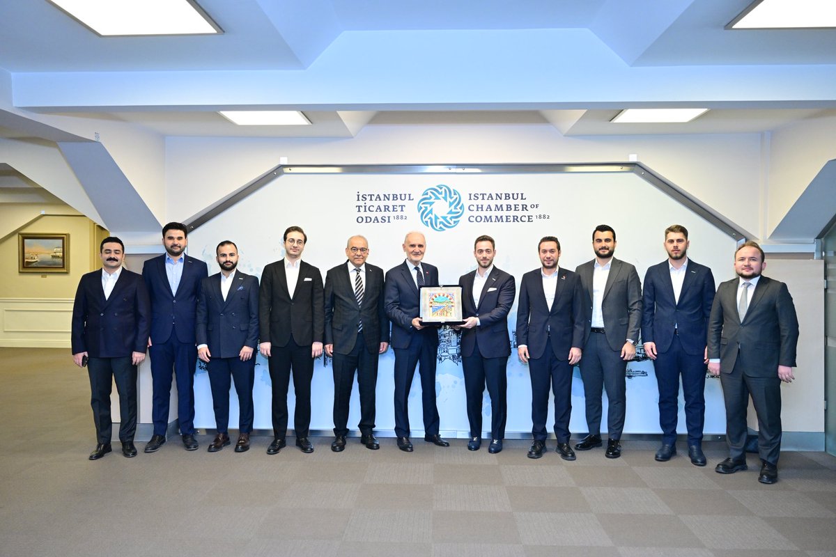 gencmusiad's tweet photo. Genç MÜSİAD Yönetim Kurulu olarak İstanbul Ticaret Odası’nı ziyaret ettik.
Bizleri nazikçe ağırlayan İTO Yönetim Kurulu Başkanı Sayın Şekib Avdagiç’e misafirperverlikleri ve değerli paylaşımları için teşekkür ederiz.

Genç girişimcilerin yolunu açan, bizlere vizyon ve ilham katan böylesine kıymetli desteklerin, iş dünyamız için çok değerli olduğuna inanıyoruz.

Genç MÜSİAD x İTO
#GençMÜSİAD #İTO #İşDünyası