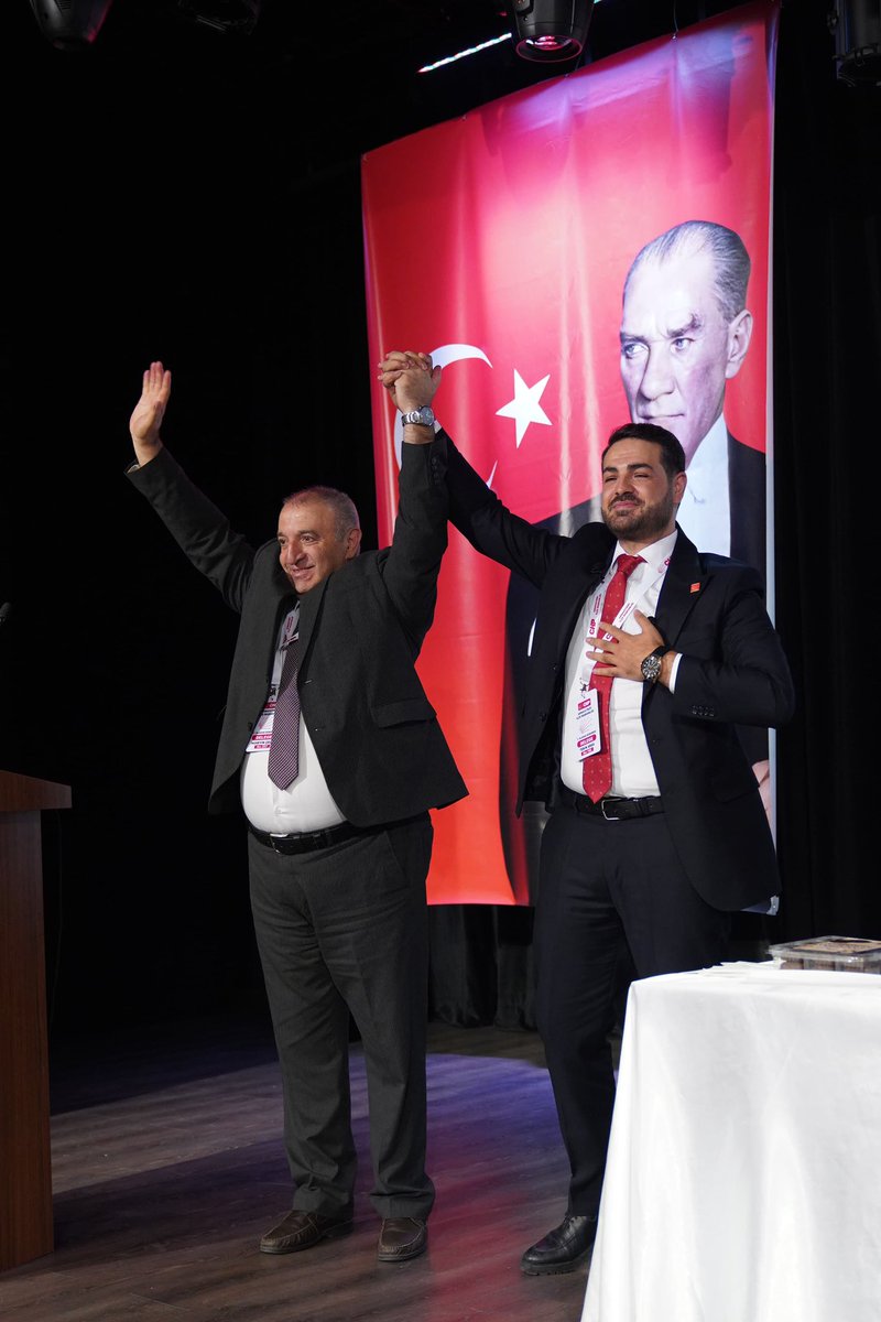 Cumhuriyet Halk Partisi Arnavutköy İlçe Başkanlığı görevini üstlenmenin gururunu yaşıyorum. Bu önemli sorumluluğu, halkımızın iradesine, demokrasiye ve Cumhuriyetimizin değerlerine olan bağlılığımla taşıyacağım. Hep birlikte Arnavutköy’ü daha aydınlık yarınlara taşımak için