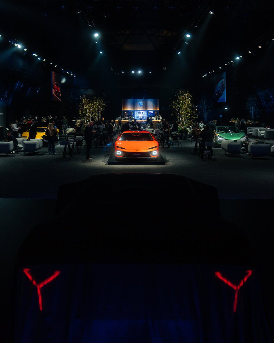 Lamborghini tweet media