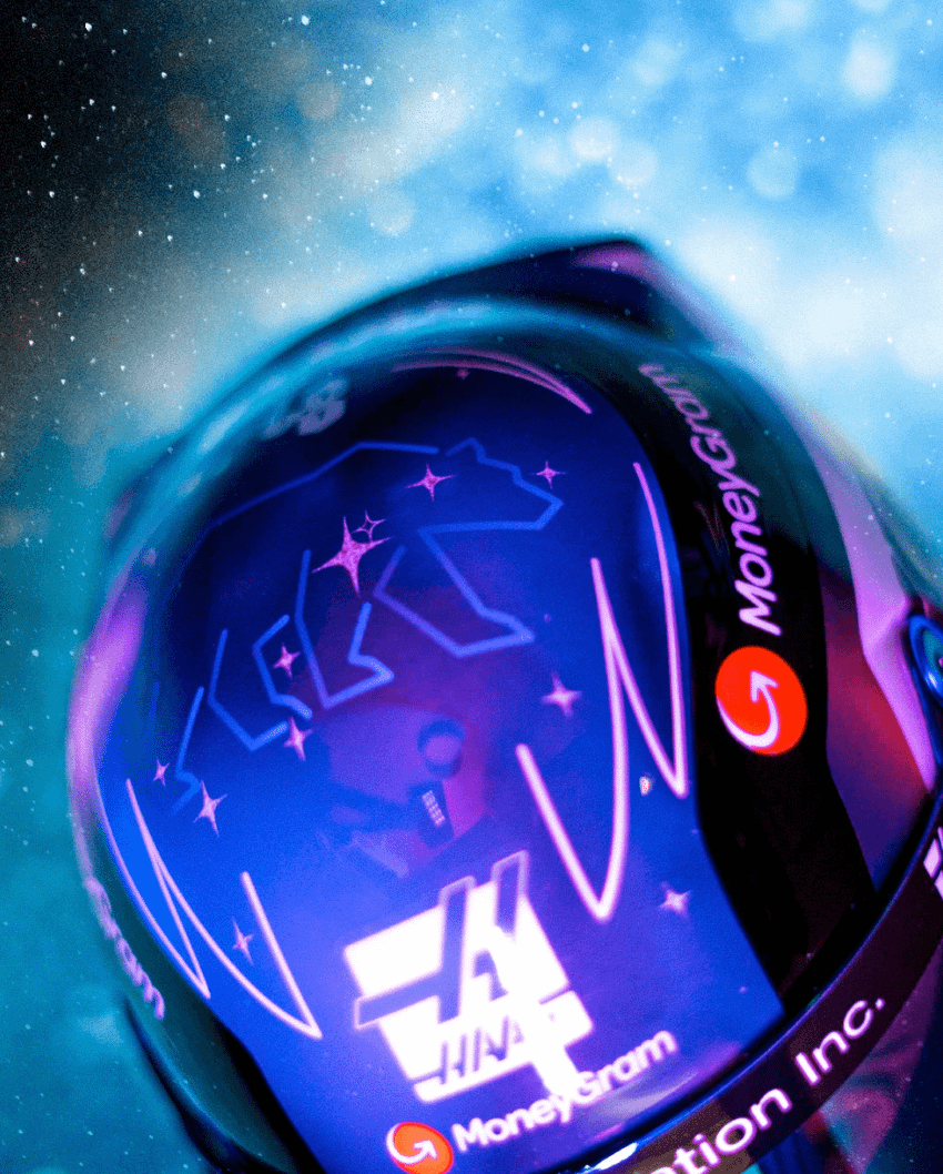F1HLM's tweet photo. Helmet design of Ollie Bearman for the #SingaporeGP
π¨ Brandon Seaber Design
#ob81 #bearman #f1 #formula1 #haasf1 #haas #motorsport https://t.co/Xt7Siqzdk5