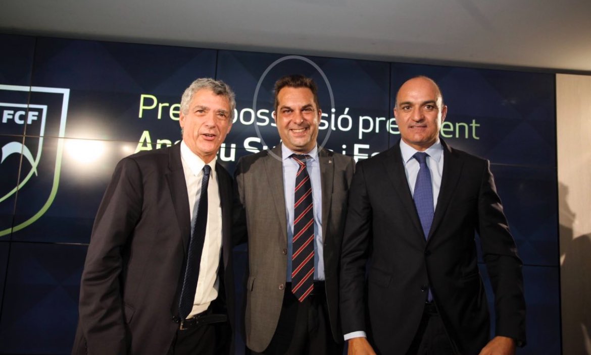 futbolgate_ES's tweet photo. #Archivo ¿Qué ocurrió con Xavier Moreno Delgado?
 
El exárbitro catalán Xavier Moreno Delgado relevó a Enríquez #Negreira como vicepresidente del Comité Técnico de Árbitros (CTA) en 2018. Sin embargo, presentó su dimisión en 2023, poco después de que el excolegiado Estrada Fernández solicitara que declarara en el Caso Barça–Negreira.
 
Moreno Delgado ha ocupado la presidencia del Comité Técnico de Árbitros de la Federación Catalana de Fútbol desde 2009, marcada por la polémica contratación de Negreira por parte de la propia Federación en 2019 para supuestos trabajos de “asesoramiento”.
 
En una entrevista, Moreno Delgado declaró que su pasión por el arbitraje comenzó tras coincidir en el servicio militar con futbolistas como Amor o Busquets. Entre 2002 y 2006 arbitró en Primera División, incluyendo seis partidos del Real Madrid (tres victorias y tres derrotas) y un derbi madrileño. Una carrera prometedora que quedó truncada por un accidente.
 
Desde 2004 forma parte de la Fundación Catalana de Fútbol, impulsada en sus inicios, entre otros, por Joan Gaspart.