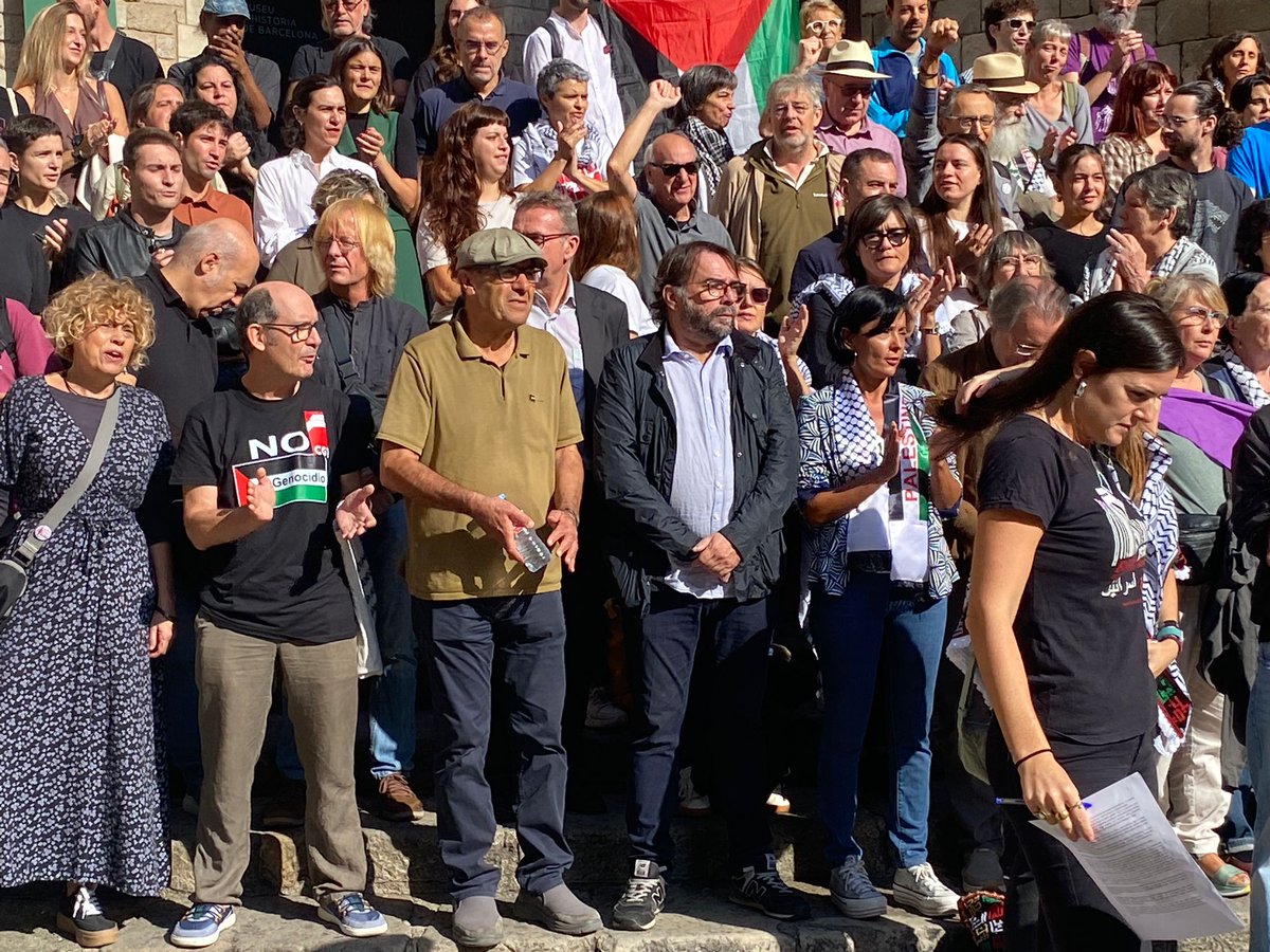 UGT de Catalunya (@ugtcatalunya) on Twitter photo 🔴Des de la UGT de Catalunya ens adherim a la manifestació unitària del 4-O "Fi al comerç d'armes i a les relacions amb Israel".
🇵🇸Posem fi al genocidi ✊️
➡️Aquest matí, som a la roda de premsa de la manifestació en solidaritat al poble de Gaza <a href="/proucomplicitat/">ProuComplicitat #AturemElGenocidi</a> <a href="/Palestina_cat/">Comunitat Palestina Catalunya</a> 🔴Des de la UGT de Catalunya ens adherim a la manifestació unitària del 4-O "Fi al comerç d'armes i a les relacions amb Israel".
🇵🇸Posem fi al genocidi ✊️
➡️Aquest matí, som a la roda de premsa de la manifestació en solidaritat al poble de Gaza <a href="/proucomplicitat/">ProuComplicitat #AturemElGenocidi</a> <a href="/Palestina_cat/">Comunitat Palestina Catalunya</a>