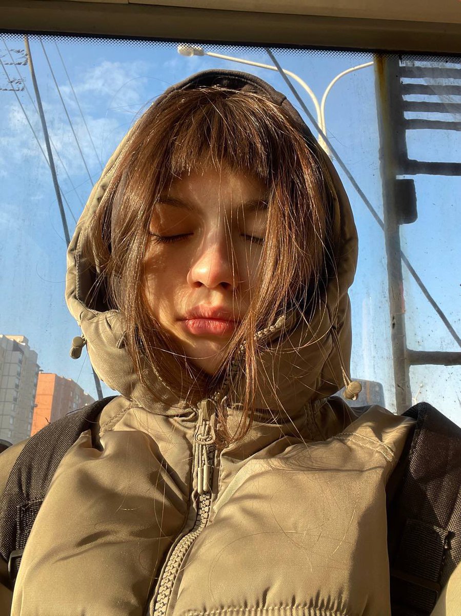 Девчонки, а помните как мы все в 12 лет мечтали встречаться с Ивангаем, потом выйти за него замуж, потом родить от него и потом всю жизнь терпеть побои и унижения во время его наркоманского делирия после заката карьеры?