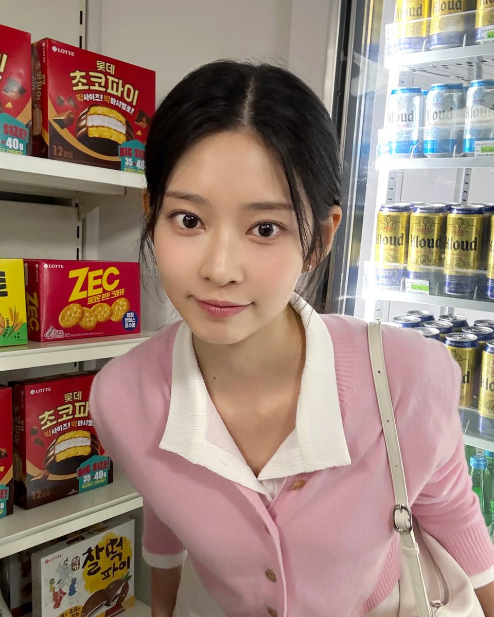 KowaiYume22's tweet image. The face card never declines… especially on cuteness