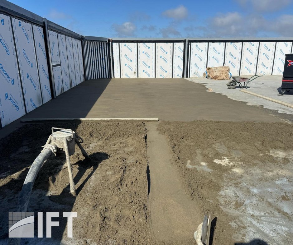 integflooring's tweet photo. Our Bishop Auckland screeders making the most of the sunshine whilst installing Retonal Screed for @kierconstruct at the Sunderland Eye Infirmary project.

#IntegratedFlooring #FloorScreed #RetanolScreed https://t.co/x0Bz8Zas4o