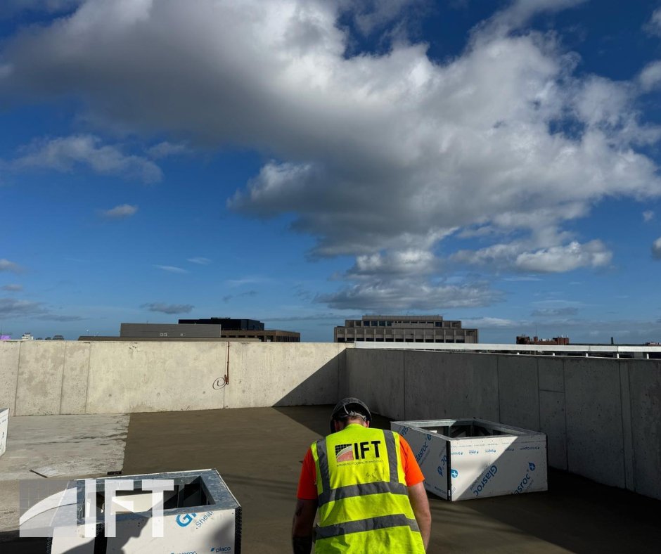 integflooring's tweet photo. Our Bishop Auckland screeders making the most of the sunshine whilst installing Retonal Screed for @kierconstruct at the Sunderland Eye Infirmary project.

#IntegratedFlooring #FloorScreed #RetanolScreed https://t.co/x0Bz8Zas4o