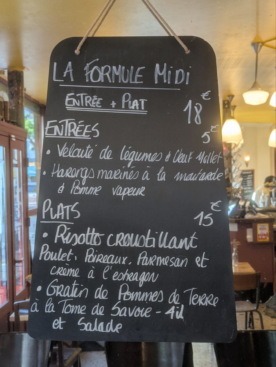 C'est la formule du midi au <a href="/CafeLinoParis11/">Café Lino</a> avec du NOUVEAU de partout! On vous attend ! #harengs #marinés #risotto #poulet #parmesan #estragon #gratin #PommesDeTerre #Tomme #Savoie #Paris #Paris11 #Lino