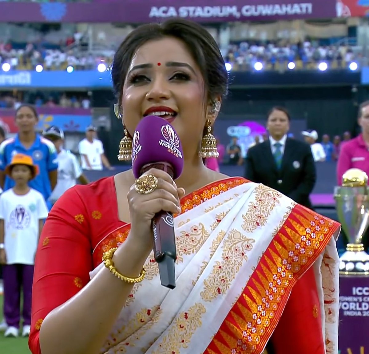 mandhanamp4's tweet image. this women can send you into an instant state of euphoria every time you hear her