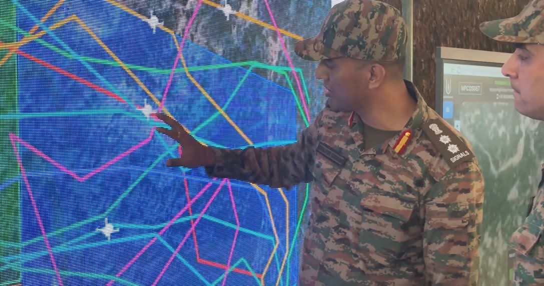DefenceNewsOfIN's tweet image. 2/2

synergy &amp;amp; future-battlefield readiness.

Lt Gen #ManojKumarKatiyar, PVSM, UYSM, AVSM, Western #ArmyCommander lauded the efforts in fabrication and expertise gained in drone handling by troops and re-emphasised the role of drones in future warfare.