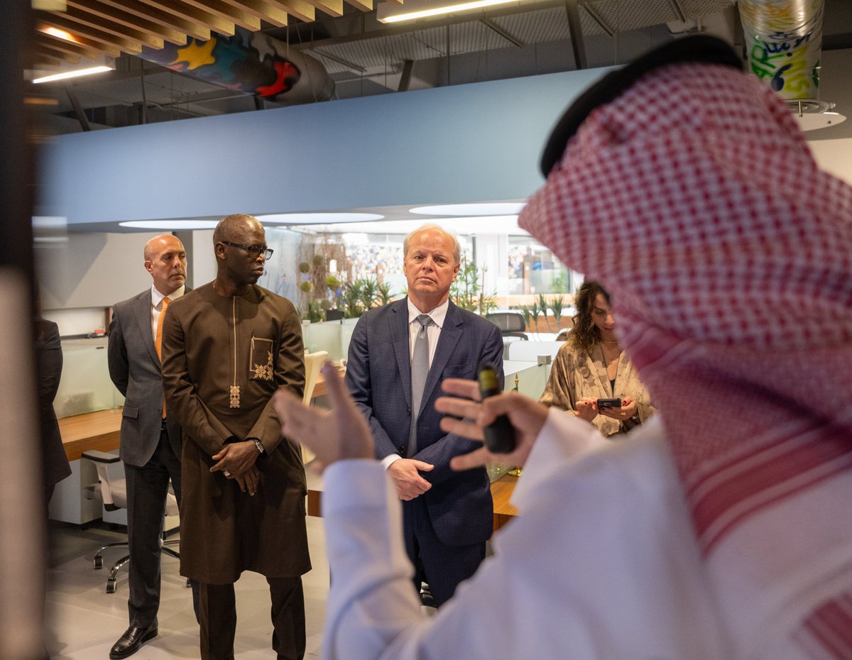 balbadr's tweet photo. We were delighted to welcome Mr. Axel van Trotsenburg (@AxelVT_WB) Senior Managing Director at the World Bank (@WorldBank) to #Misk Foundation. Together, we explored strategic opportunities to empower Saudi youth and amplify their impact on sustainable development both locally and globally. His visit also included a tour of our diverse programs across Misk’s tracks.