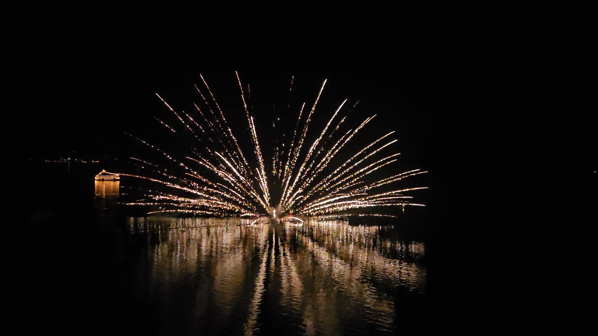 花火 Gxa_xn7asAALzlh.jpg