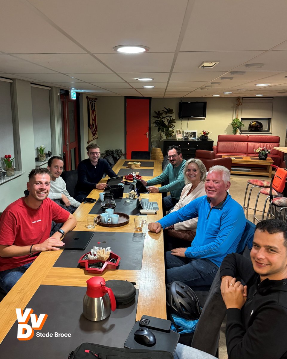 Gisteren waren we te gast bij <a href="/vv_kgb/">voetbal vereniging K.G.B.</a>: een club vol energie en ambitie! 

Samen met bestuursleden Koen Manshanden en Ron Bijleveld spraken we uitgebreid over de club: de kansen, de uitdagingen en de toekomst. KGB is een gezonde vereniging. Dat verdient waardering! 💙🧡