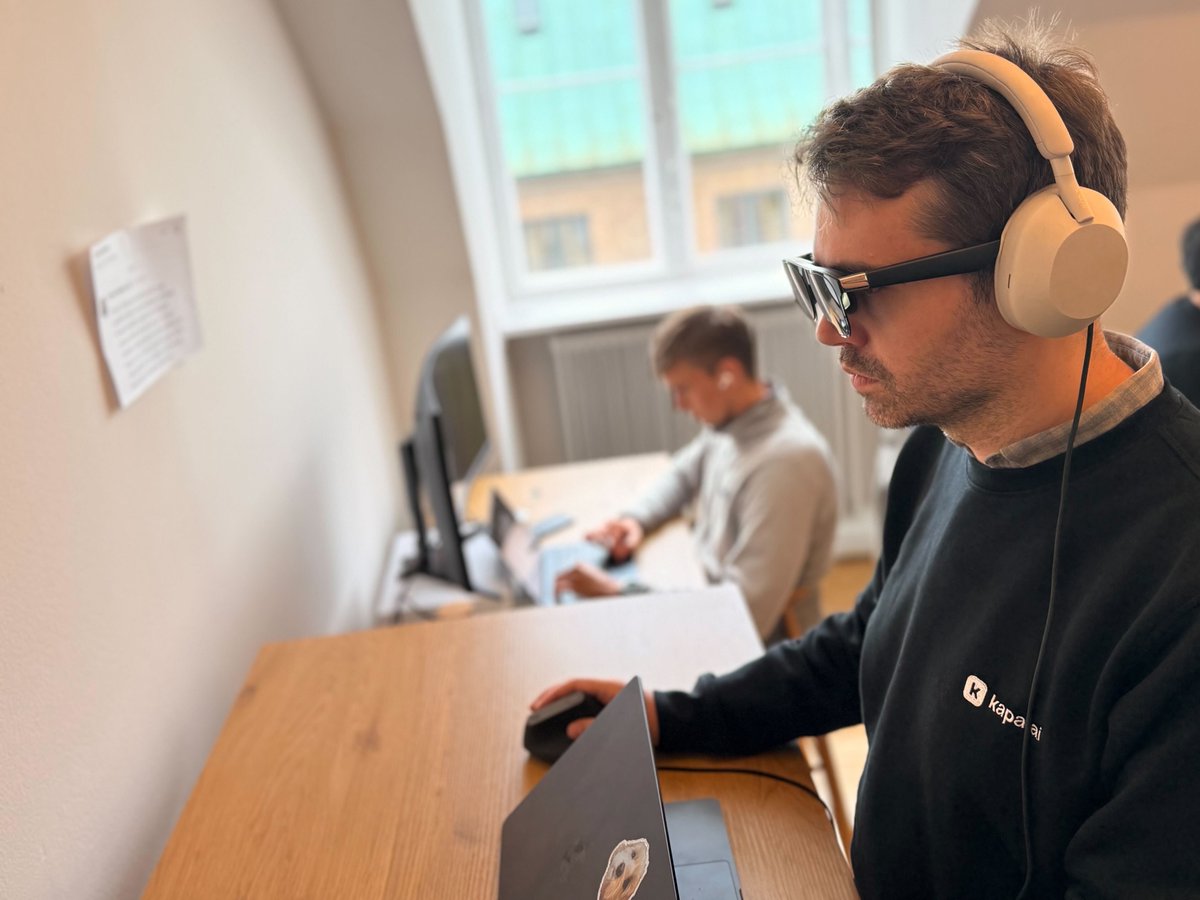 Emil (@emilsnotes) on Twitter photo You may not like it, but this is what <a href="/ycombinator/">Y Combinator</a> startup engineering peak performance looks like (at kapa).
✅ AR glasses
✅ 4 separate 42” virtual 4k monitors
✅ 2 different startup podcasts at 2x speed (1 for each ear)
✅ 10 Claude Code agents working on 15 separate You may not like it, but this is what <a href="/ycombinator/">Y Combinator</a> startup engineering peak performance looks like (at kapa).
✅ AR glasses
✅ 4 separate 42” virtual 4k monitors
✅ 2 different startup podcasts at 2x speed (1 for each ear)
✅ 10 Claude Code agents working on 15 separate