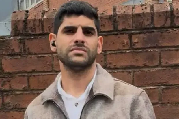 WHAT IS THE POINT IN OUR CRIMINAL JUSTICE SYSTEM?

This ILLEGAL MIGRANT PREDATOR was caught by p*edo hunters trying to r*pe a FOURTEEN YEAR OLD GIRL

And he's been given ZERO JAIL TIME

Fahad Al Enaze is staying at a migrant hotel in Liverpool