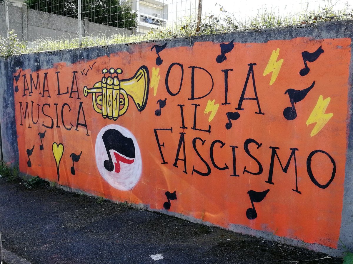 Una buena noticia....
#Cantabria desde <a href="/Rockcontraelfa1/">Rockcontraelfascismo</a> nos adelantan que el próximo 15 de noviembre se realizara una asamblea presencial en #Santander 
Habrá tambien un concierto y diversas actividades 

Ama la Musica Odia el fascismo